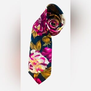 Elegant Floral Tie in Pink and Gold